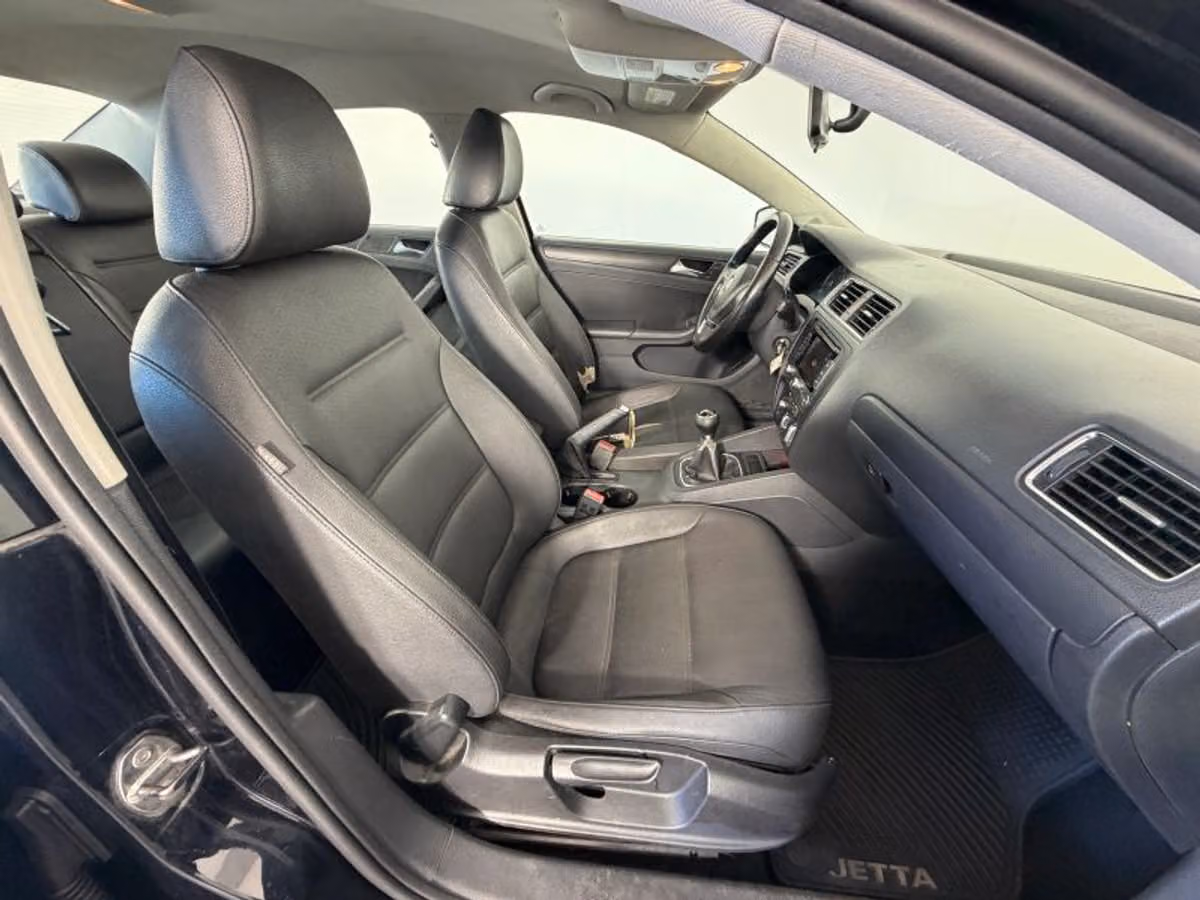 2012 Volkswagen Jetta 2.5L SE Sedan 4D Image 30