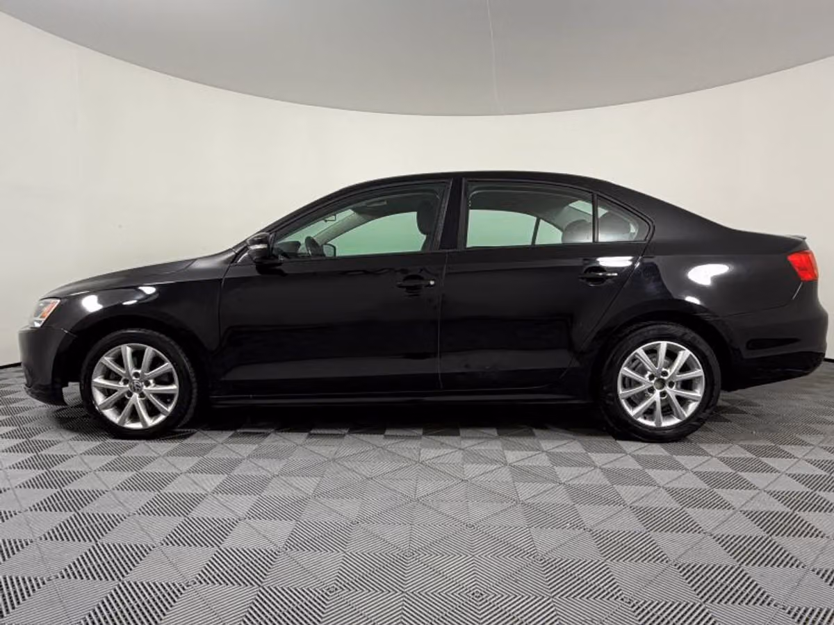 2012 Volkswagen Jetta 2.5L SE Sedan 4D Image 6