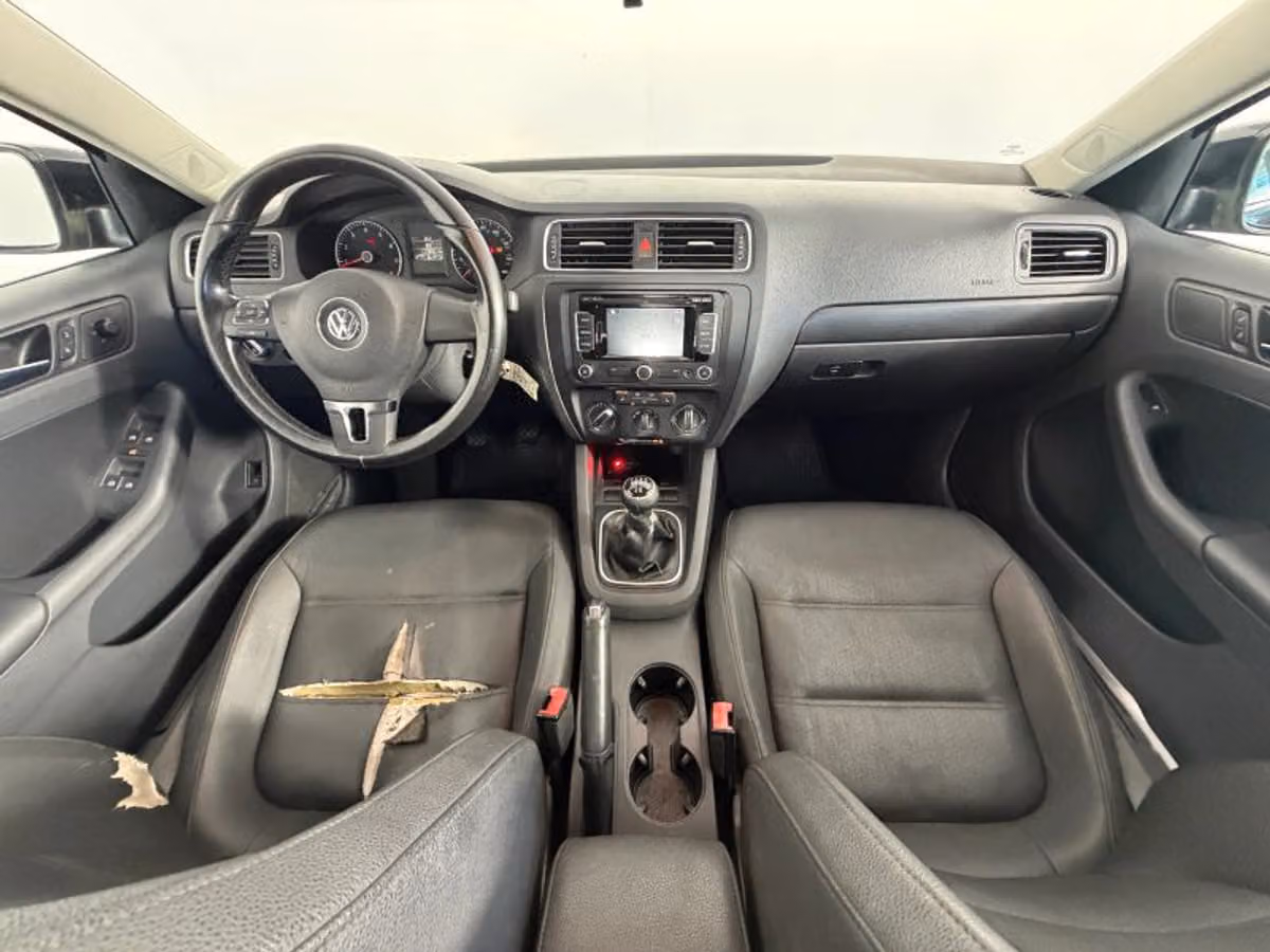 2012 Volkswagen Jetta 2.5L SE Sedan 4D Image 8