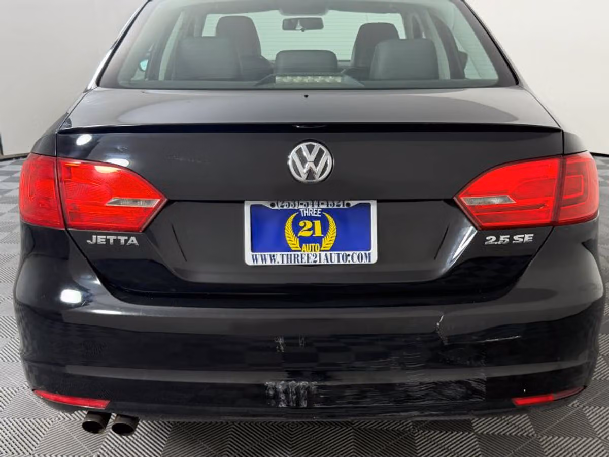 2012 Volkswagen Jetta 2.5L SE Sedan 4D Image 19