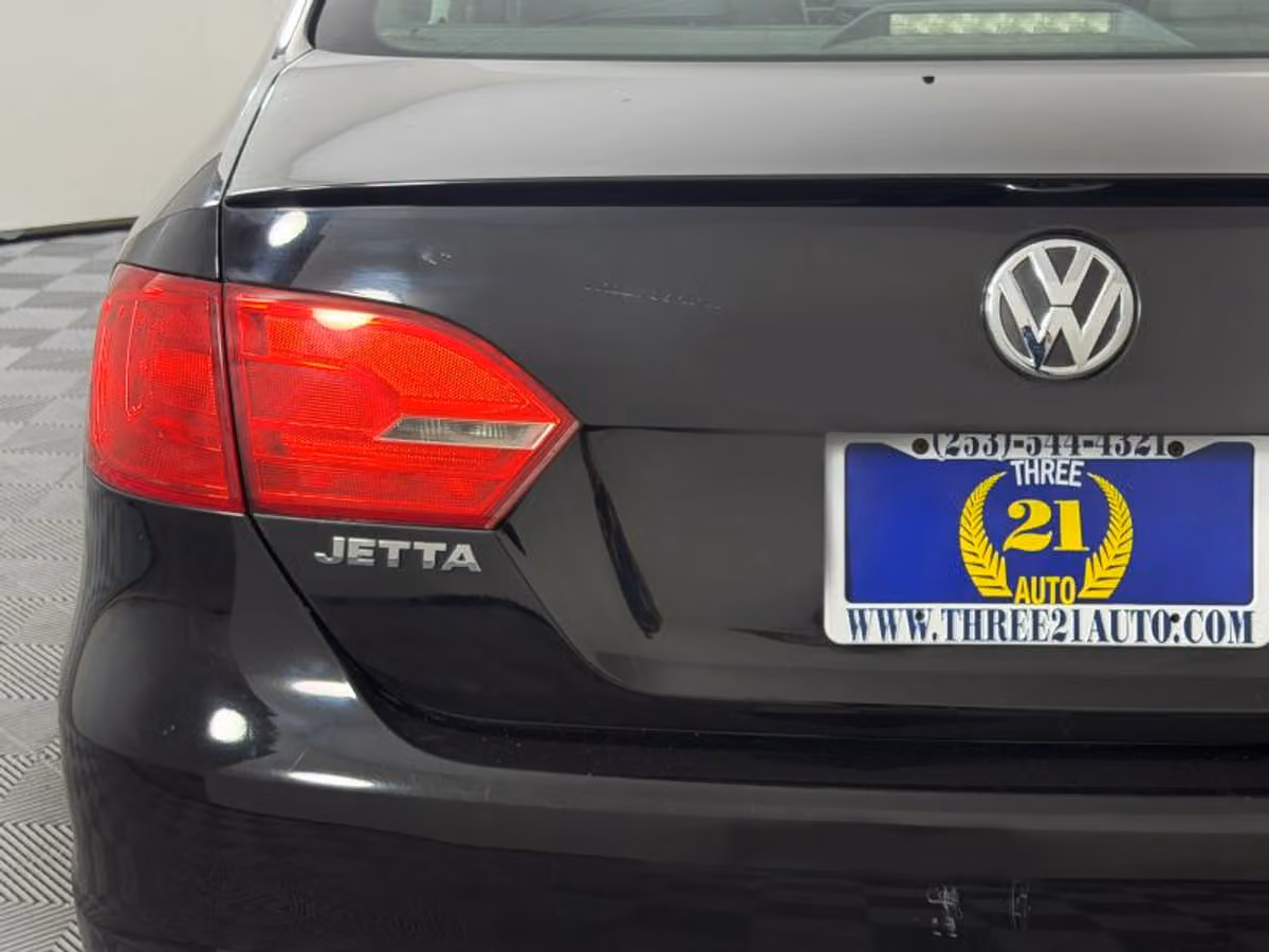2012 Volkswagen Jetta 2.5L SE Sedan 4D Image 20