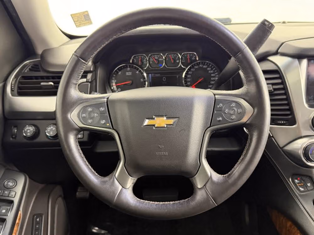 2015 Chevrolet Suburban LTZ Image 24