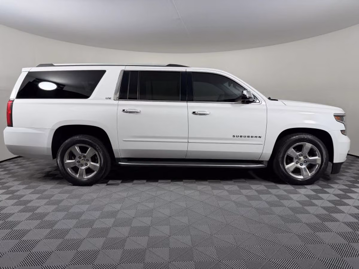 2015 Chevrolet Suburban LTZ Image 7