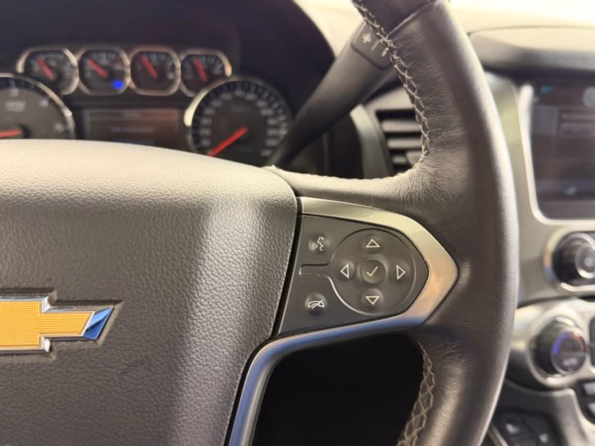 2015 Chevrolet Suburban LTZ Image 26