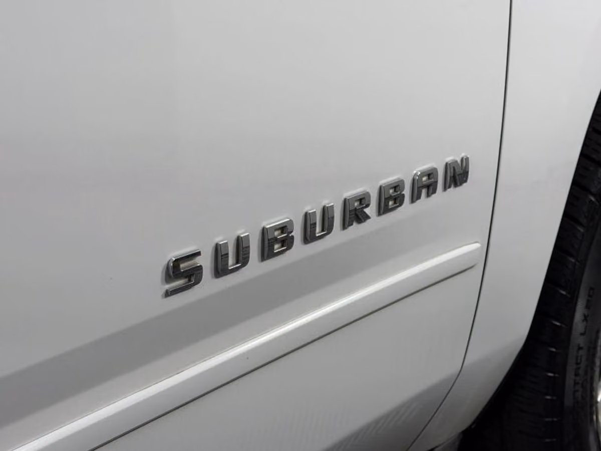 2015 Chevrolet Suburban LTZ Image 16