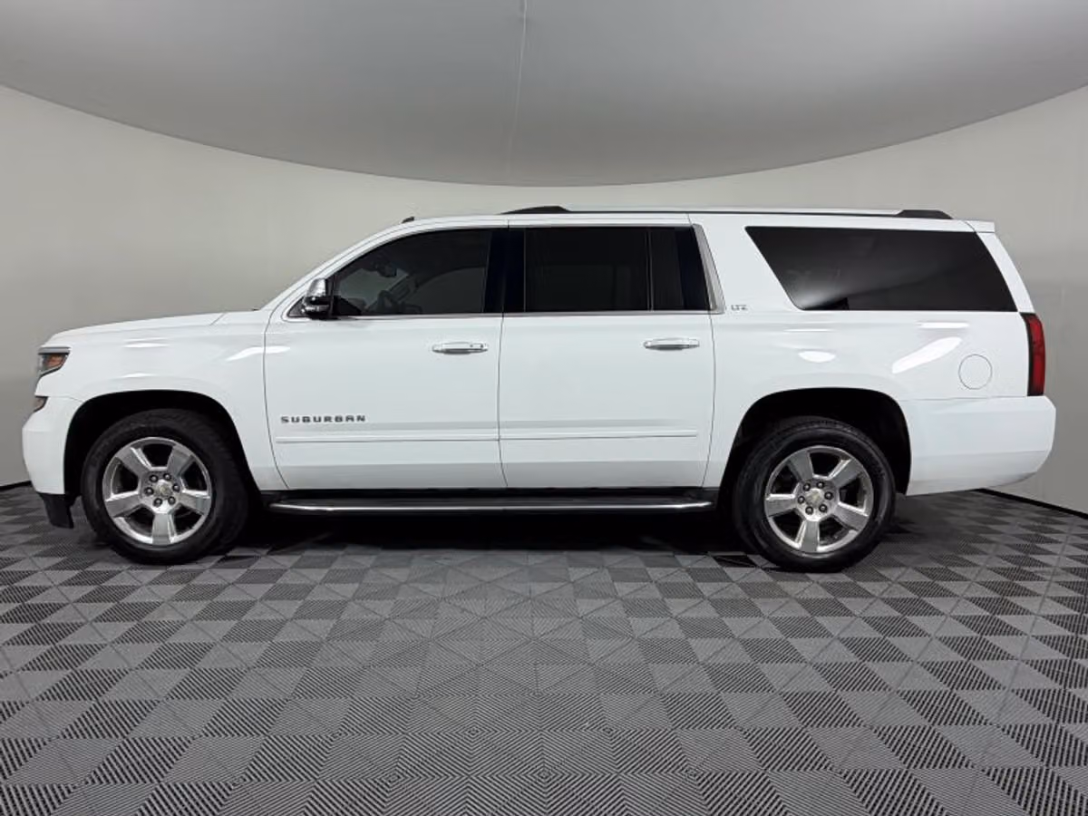 2015 Chevrolet Suburban LTZ Image 13
