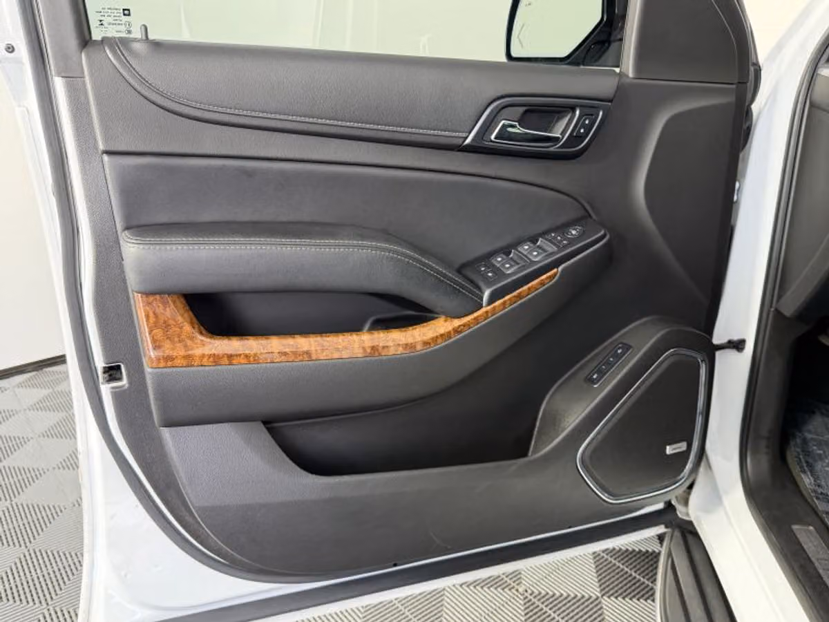 2015 Chevrolet Suburban LTZ Image 34