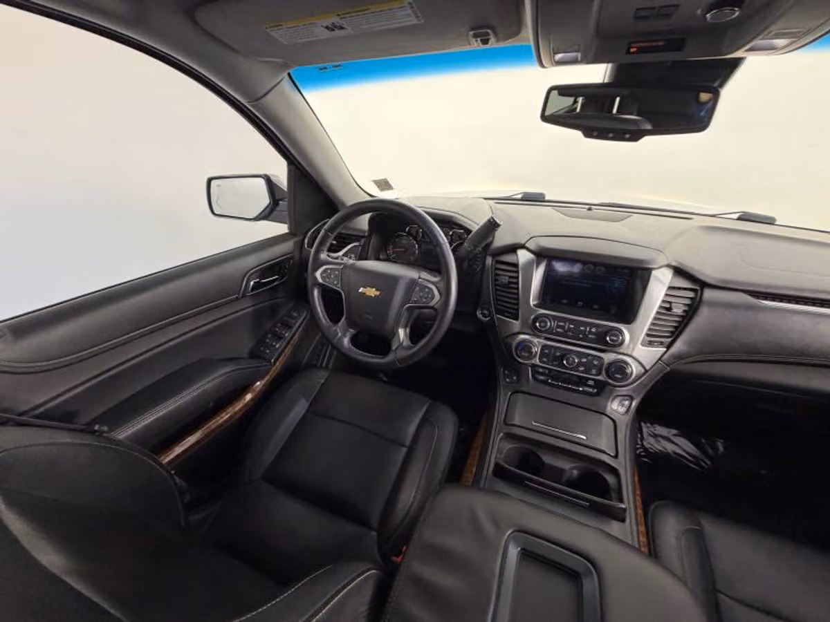 2015 Chevrolet Suburban LTZ Image 21