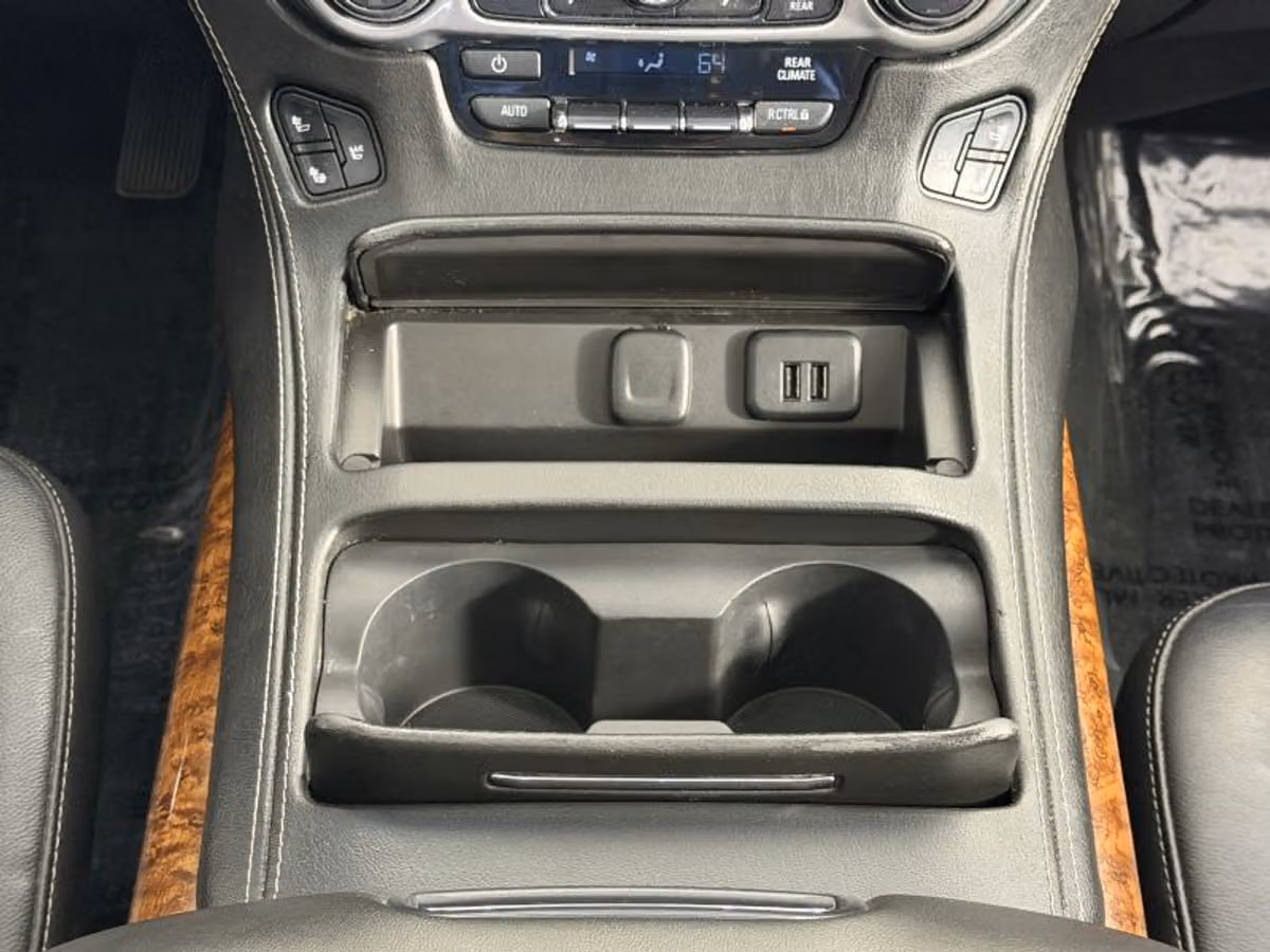 2015 Chevrolet Suburban LTZ Image 29