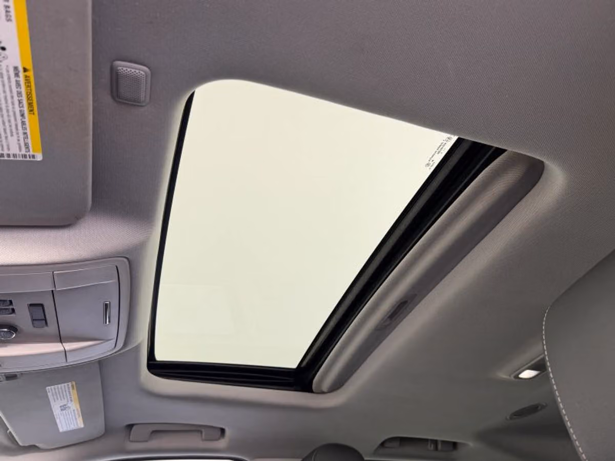 2015 Chevrolet Suburban LTZ Image 39