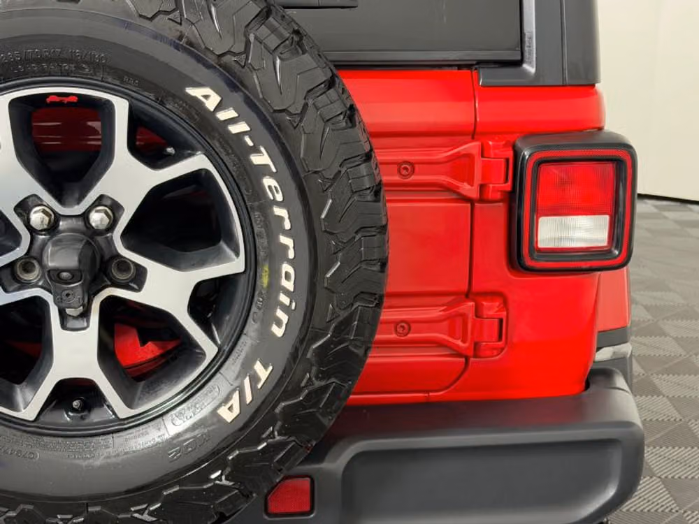 2020 Jeep Wrangler Unlimited Sahara Image 10