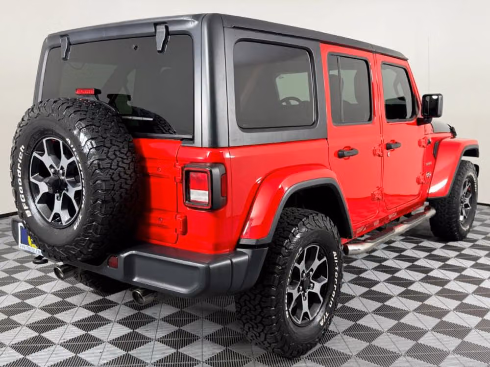2020 Jeep Wrangler Unlimited Sahara Image 24