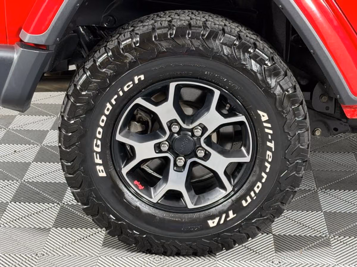 2020 Jeep Wrangler Unlimited Sahara Image 27