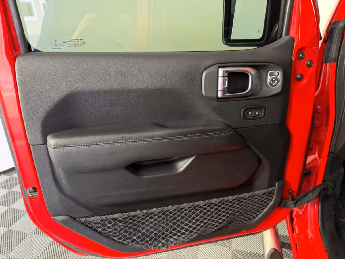 2020 Jeep Wrangler Unlimited Sahara Image 30