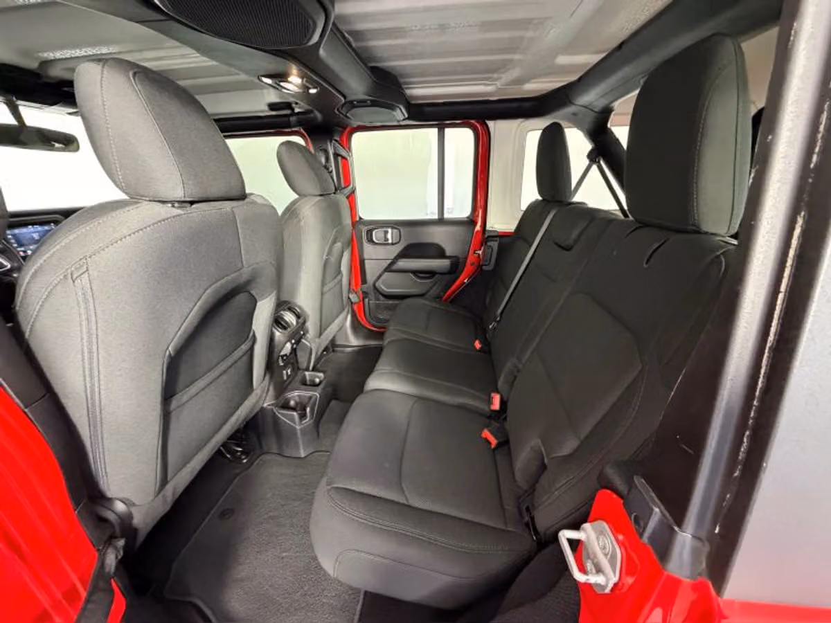 2020 Jeep Wrangler Unlimited Sahara Image 36