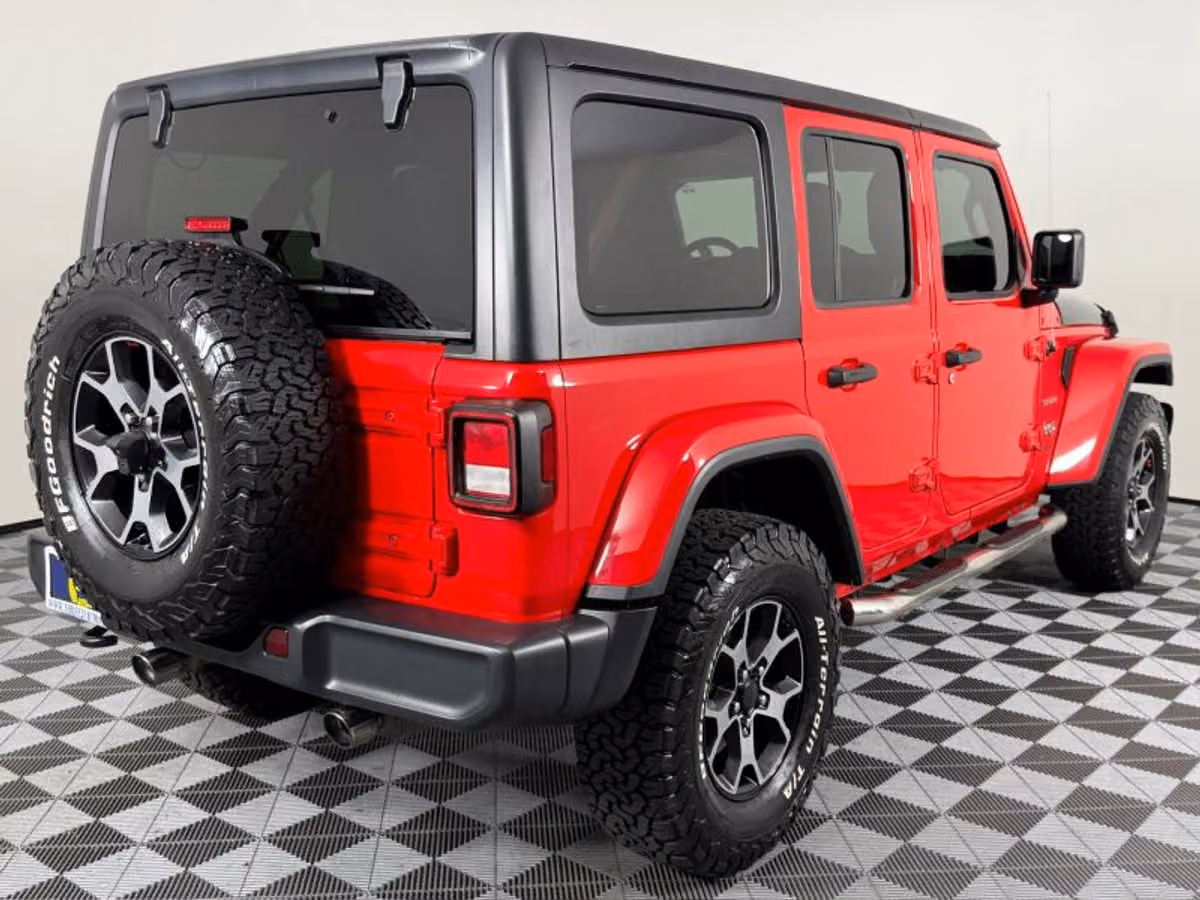 2020 Jeep Wrangler Unlimited Sahara Image 24