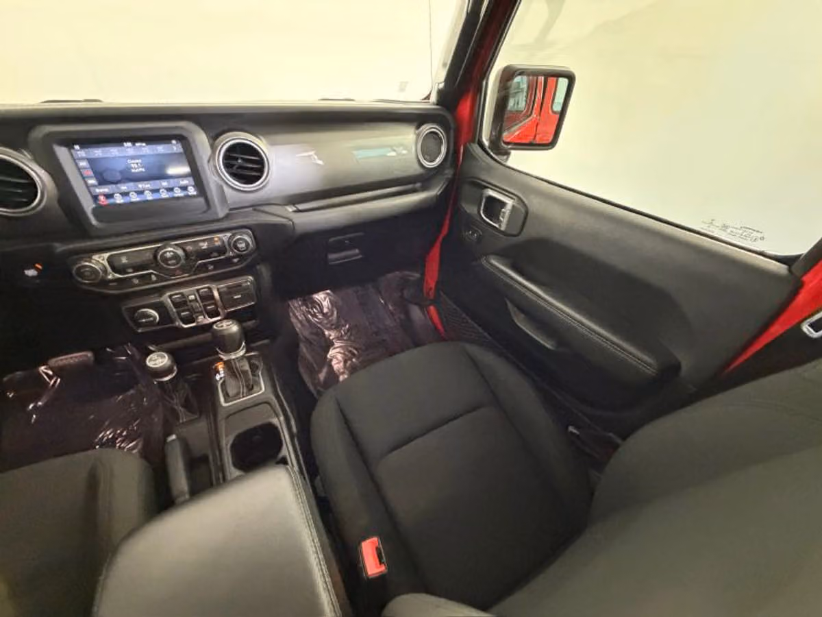2020 Jeep Wrangler Unlimited Sahara Image 13