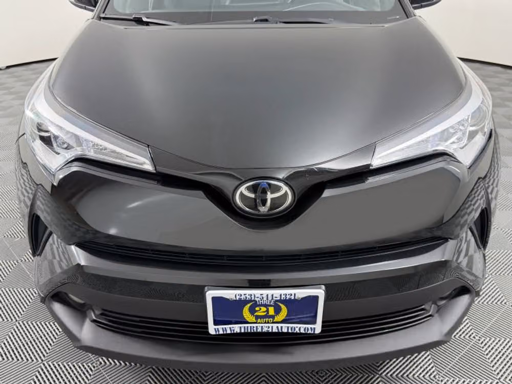 2018 Toyota C-HR XLE Premium Crossover Image 3