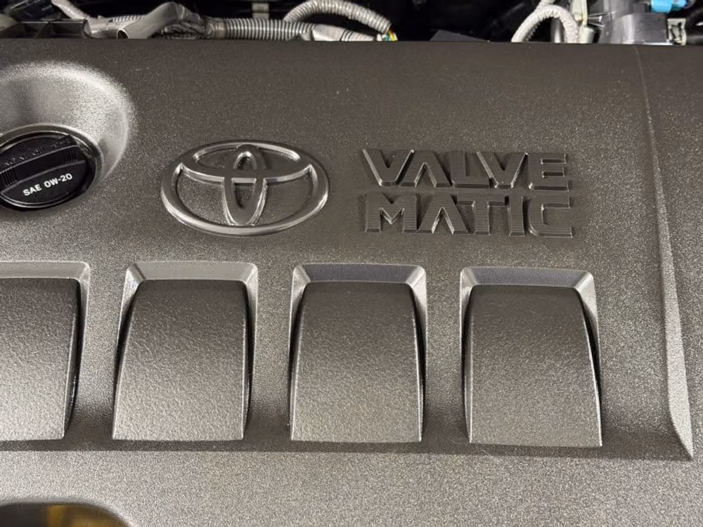 2018 Toyota C-HR XLE Premium Crossover Image 18