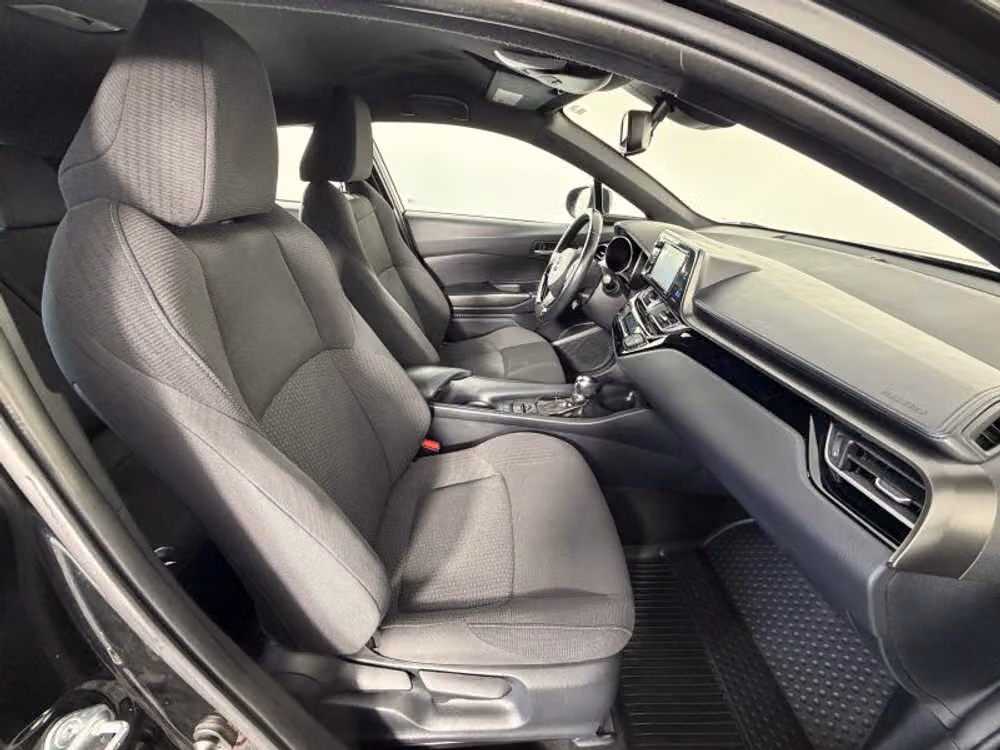 2018 Toyota C-HR XLE Premium Crossover Image 20