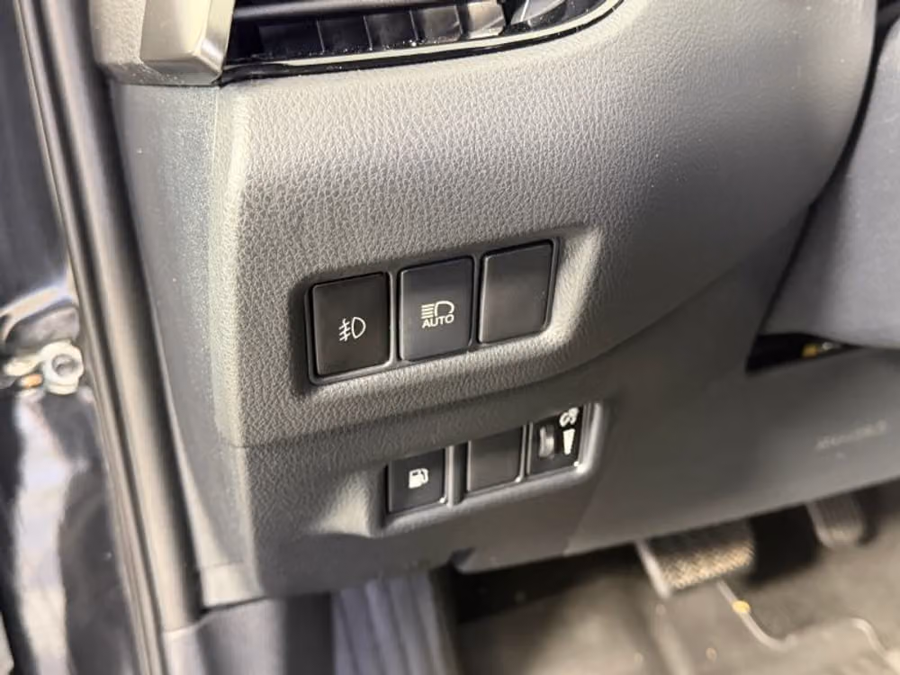 2018 Toyota C-HR XLE Premium Crossover Image 22