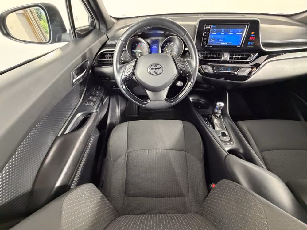 2018 Toyota C-HR XLE Premium Crossover Image 30