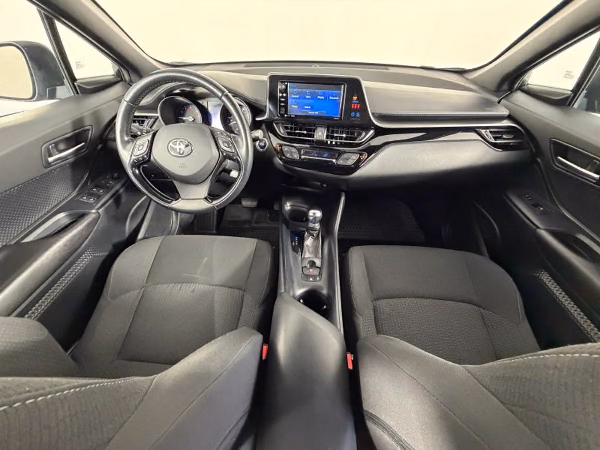 2018 Toyota C-HR XLE Premium Crossover Image 27