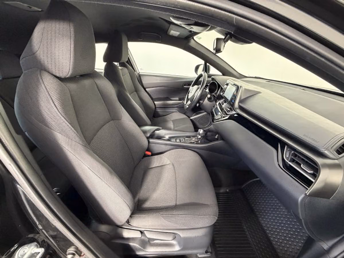 2018 Toyota C-HR XLE Premium Crossover Image 20
