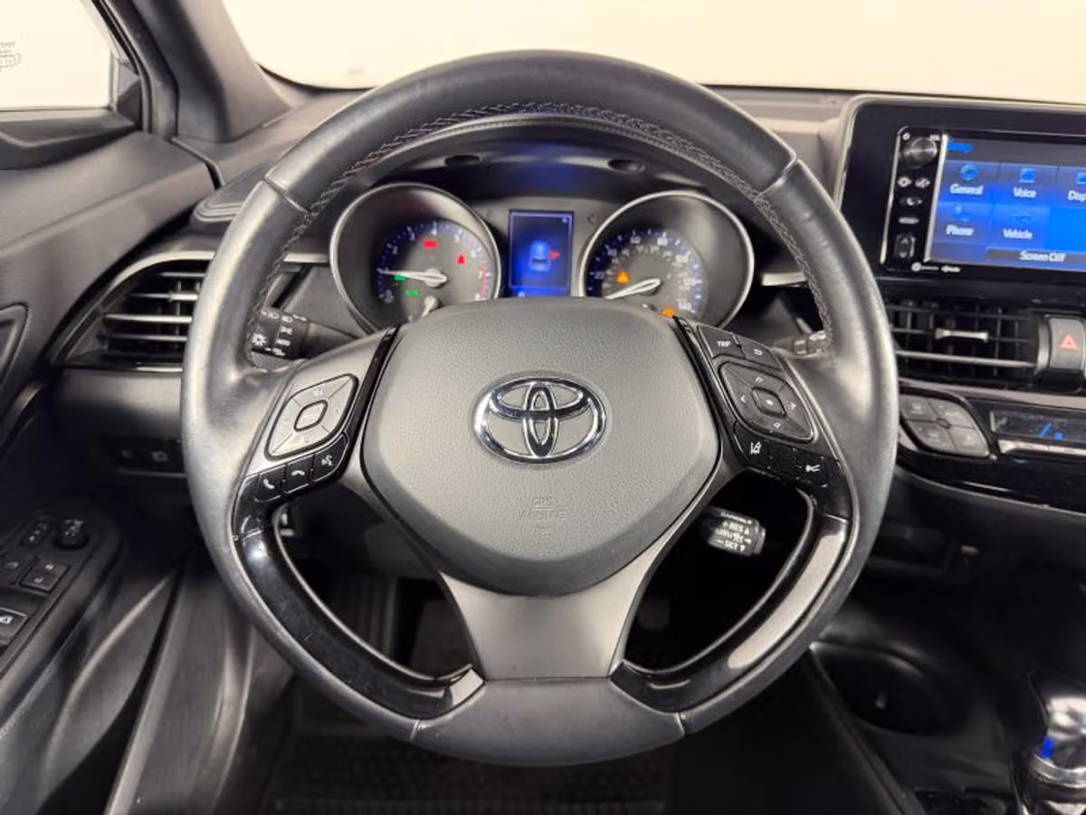 2018 Toyota C-HR XLE Premium Crossover Image 31