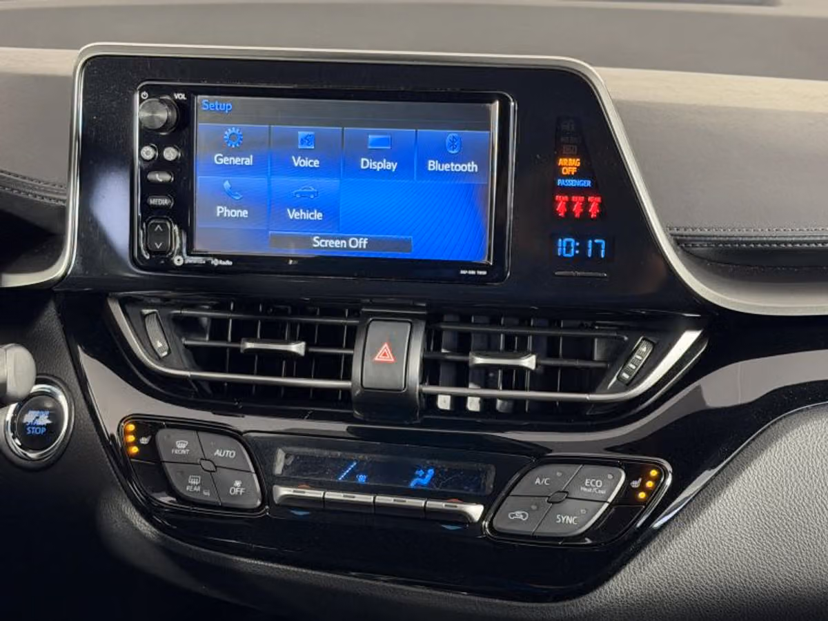 2018 Toyota C-HR XLE Premium Crossover Image 32