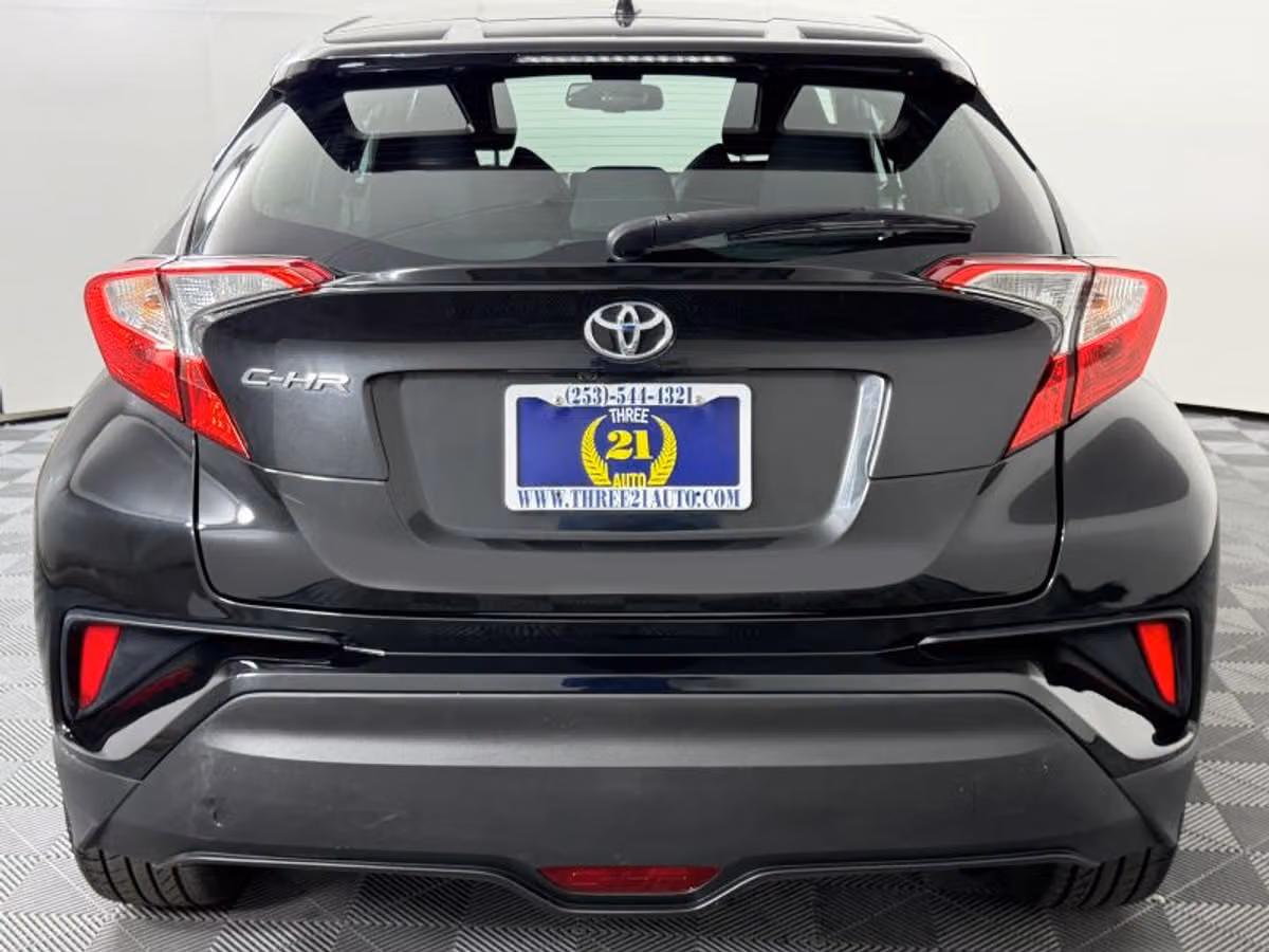 2018 Toyota C-HR XLE Premium Crossover Image 9