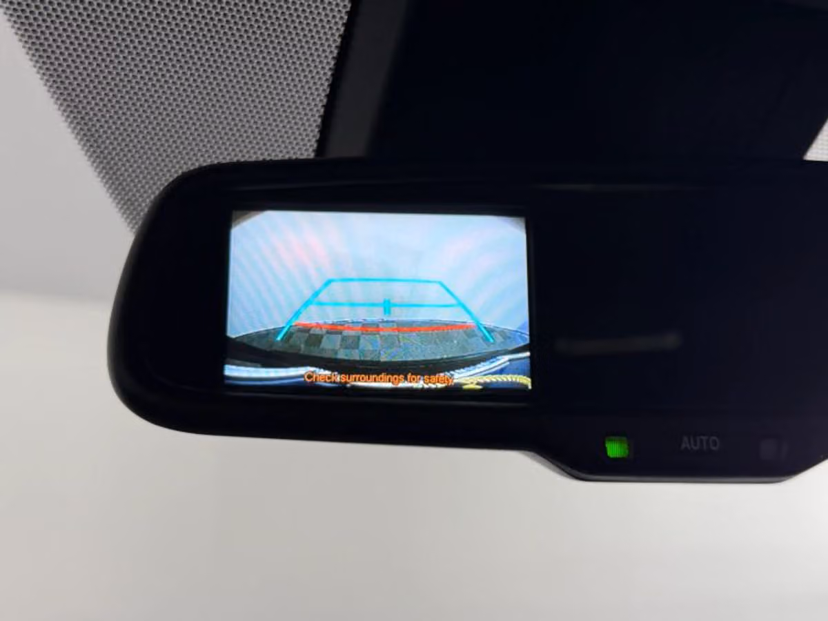2018 Toyota C-HR XLE Premium Crossover Image 38