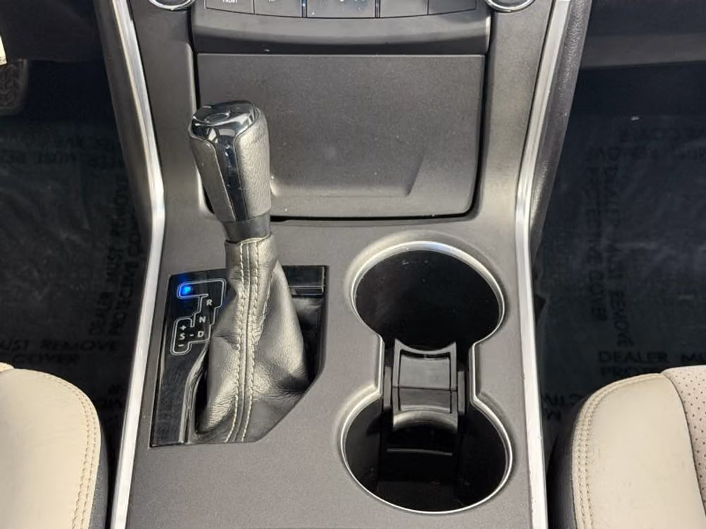 2017 Toyota Camry XSE Image 17