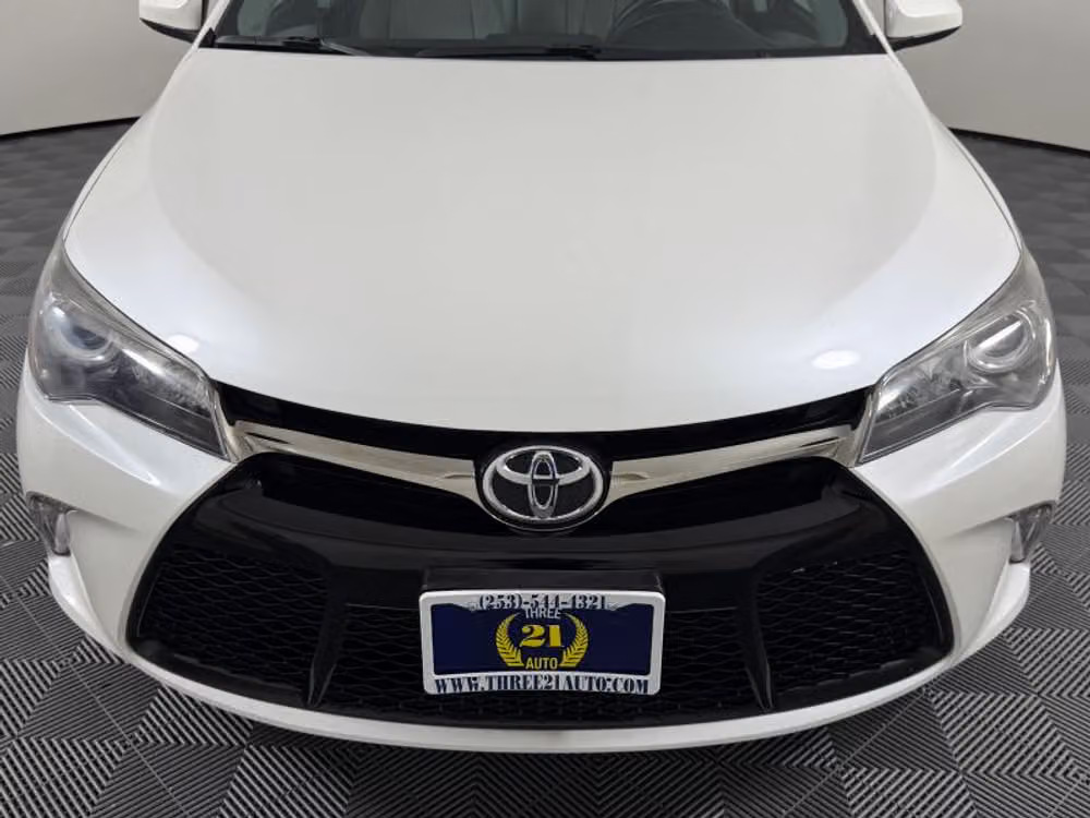 2017 Toyota Camry XSE Image 3