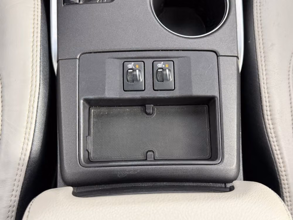2017 Toyota Camry XSE Image 18