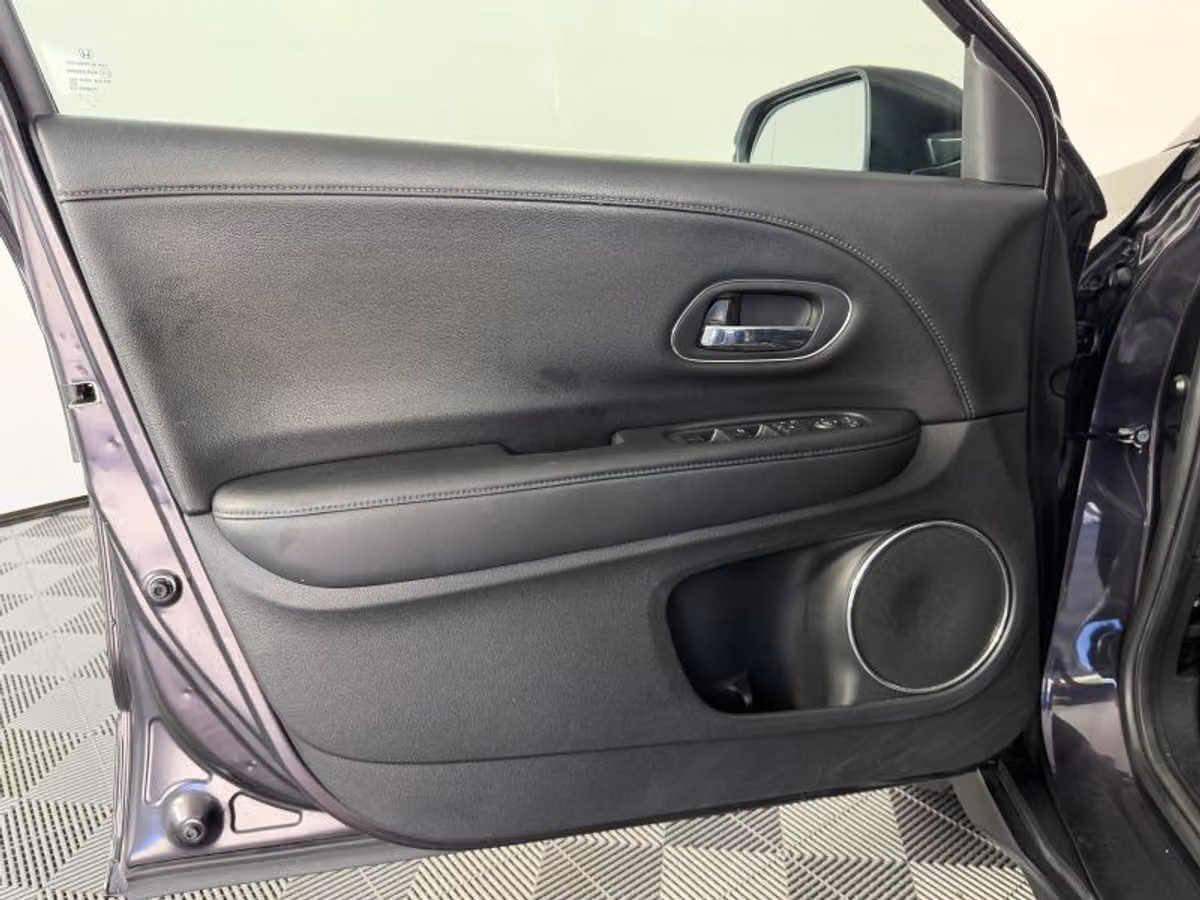 2016 Honda HR-V EX-L w/Navi Crossover Image 17
