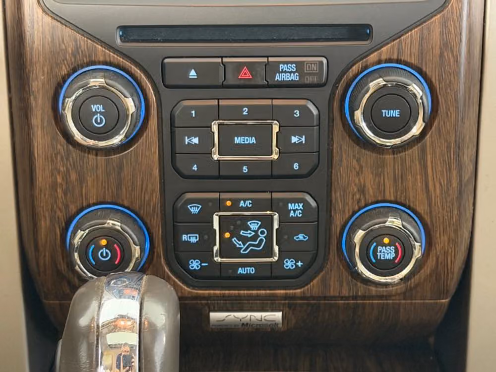 2014 Ford F-150 Lariat SuperCrew Image 20
