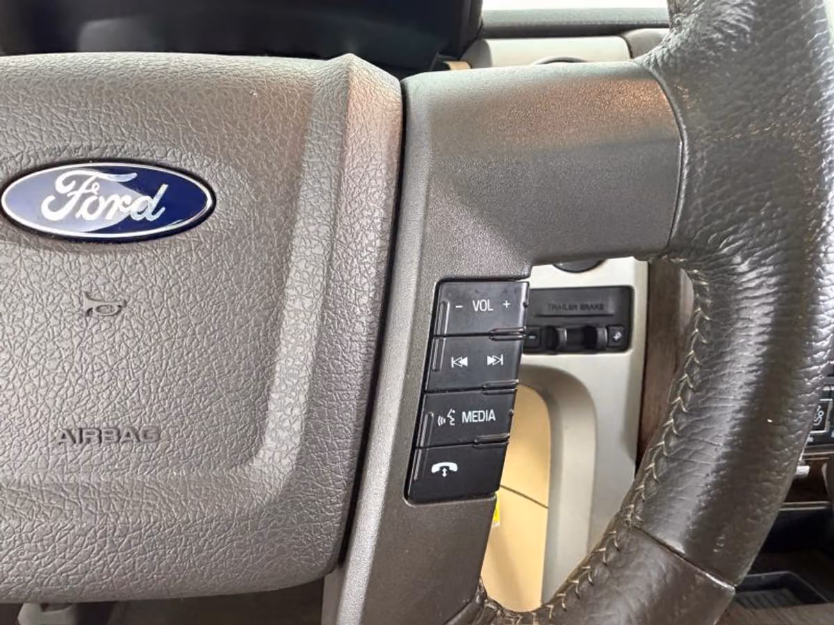 2014 Ford F-150 Lariat SuperCrew Image 43