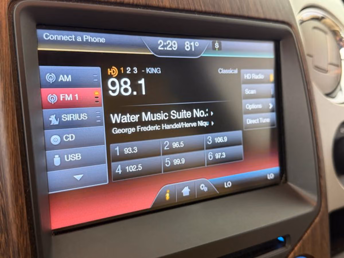 2014 Ford F-150 Lariat SuperCrew Image 35