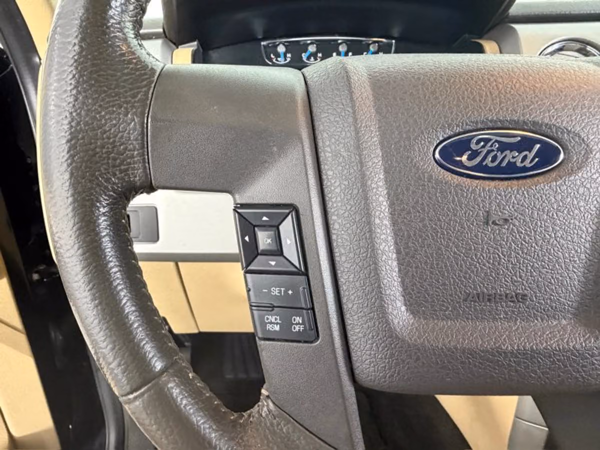2014 Ford F-150 Lariat SuperCrew Image 42