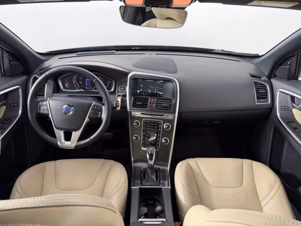 2016 Volvo XC60 T6 Drive-E Platinum Image 11
