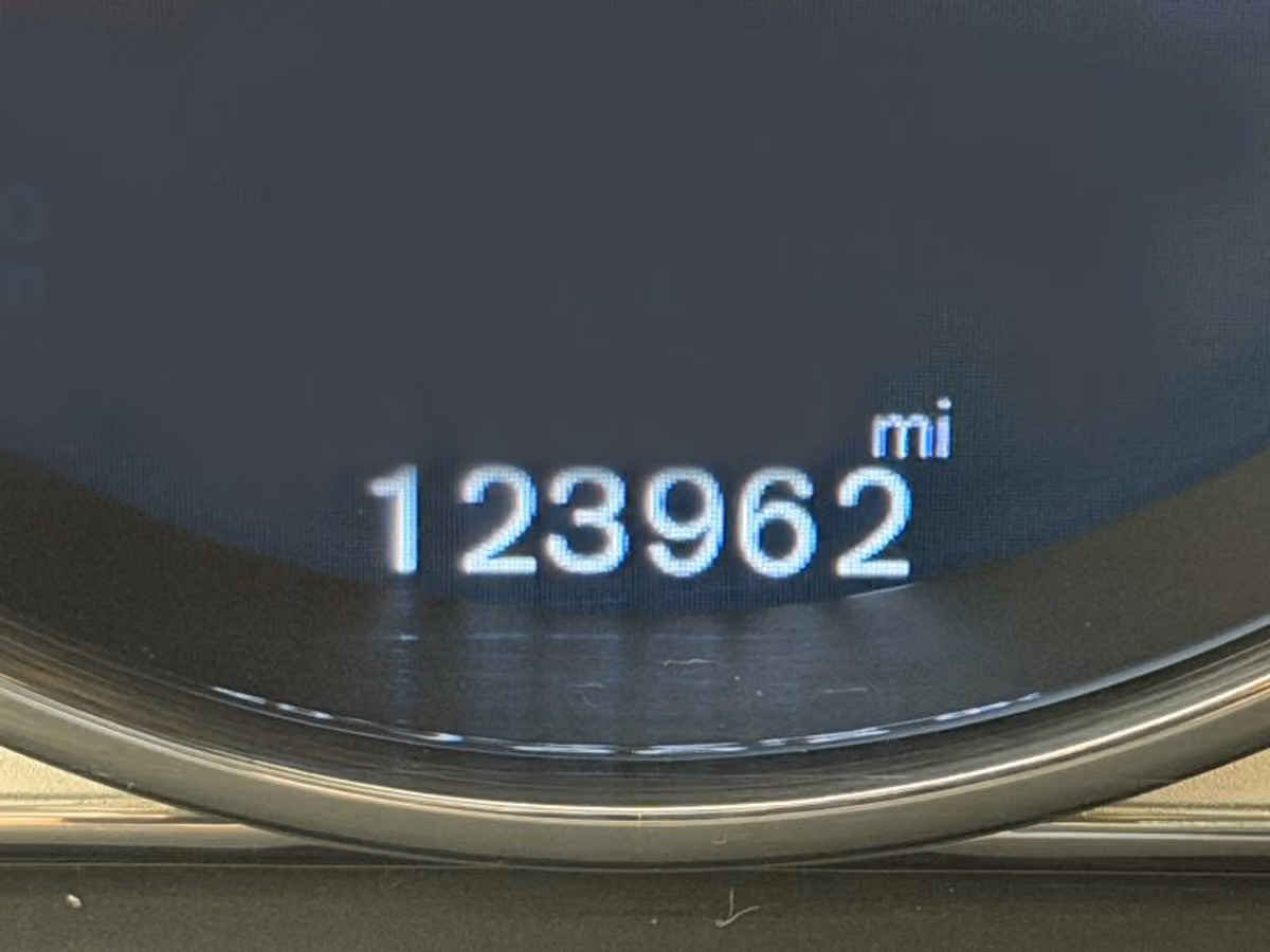 2016 Volvo XC60 T6 Drive-E Platinum Image 37