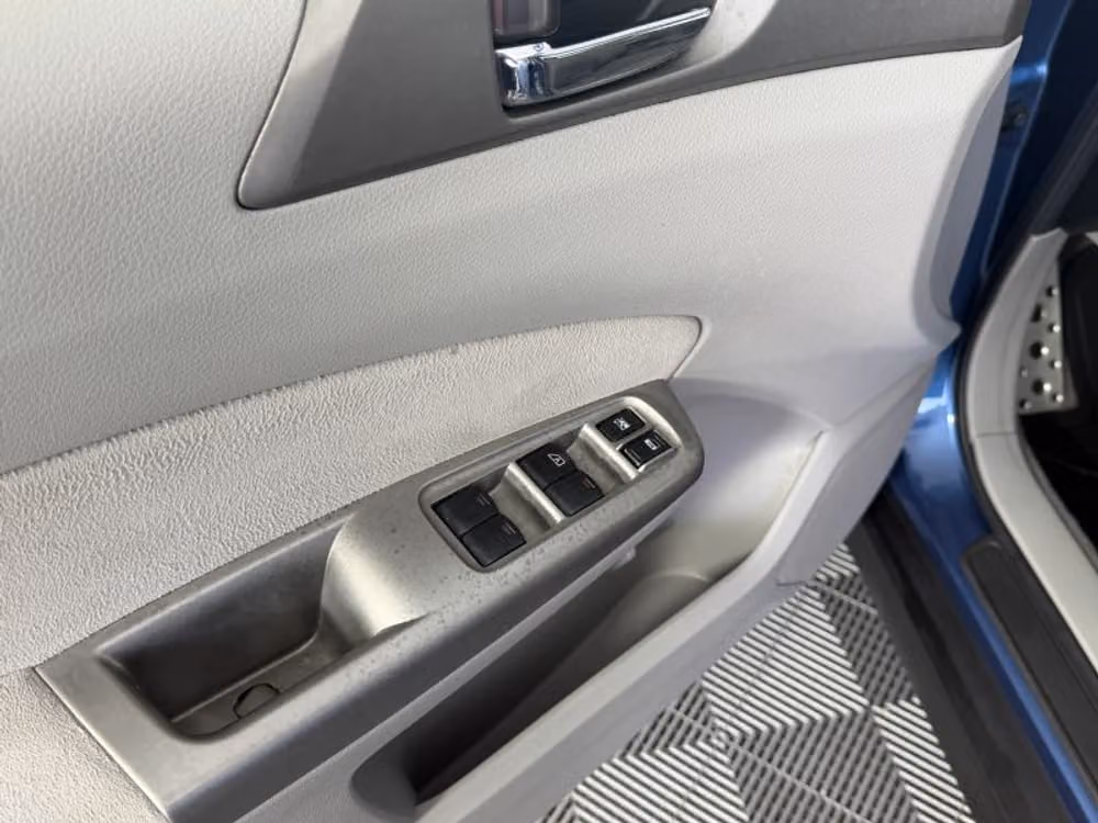 2009 Subaru Forester XT Limited Sport Utility 4D Crossover Image 32