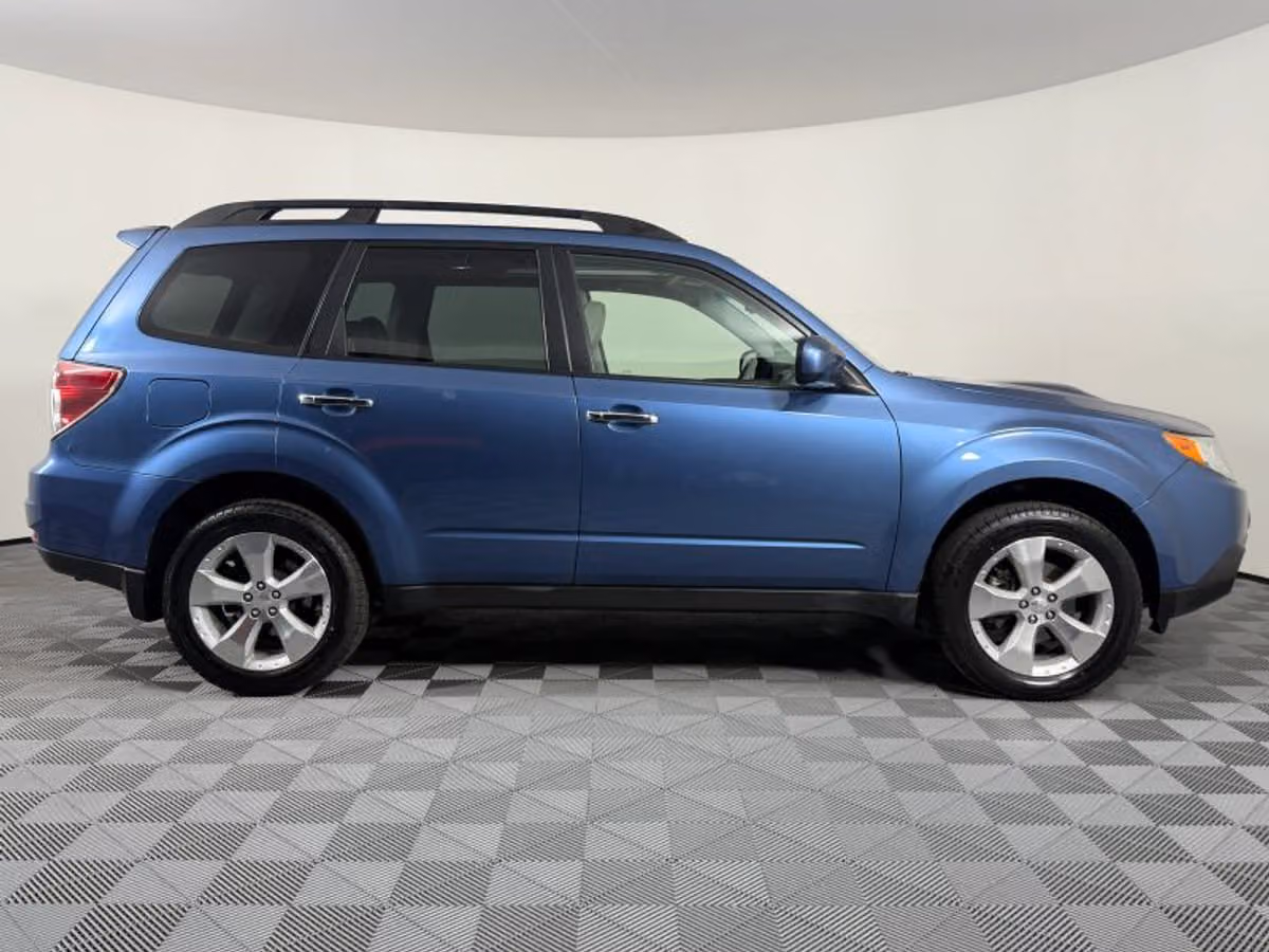 2009 Subaru Forester XT Limited Sport Utility 4D Crossover Image 7