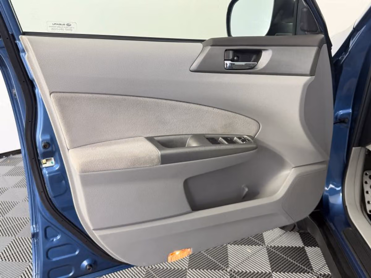 2009 Subaru Forester XT Limited Sport Utility 4D Crossover Image 31