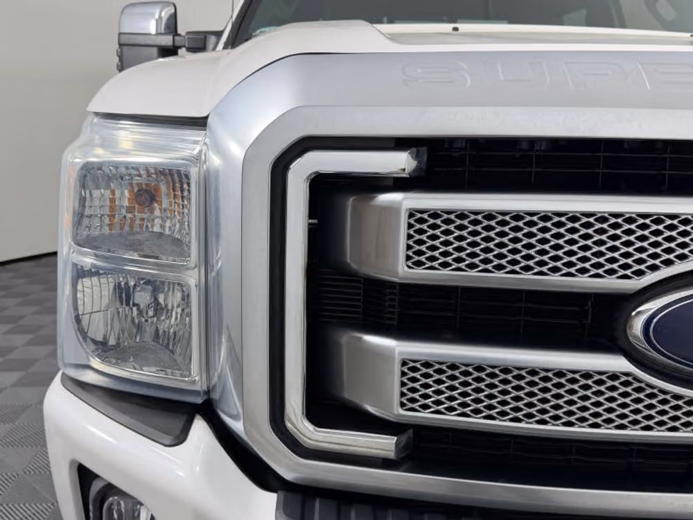 2016 Ford F-350 Super Duty Platinum Crew Cab Image 4