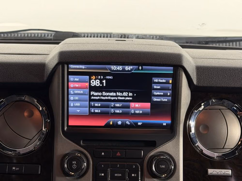2016 Ford F-350 Super Duty Platinum Crew Cab Image 22