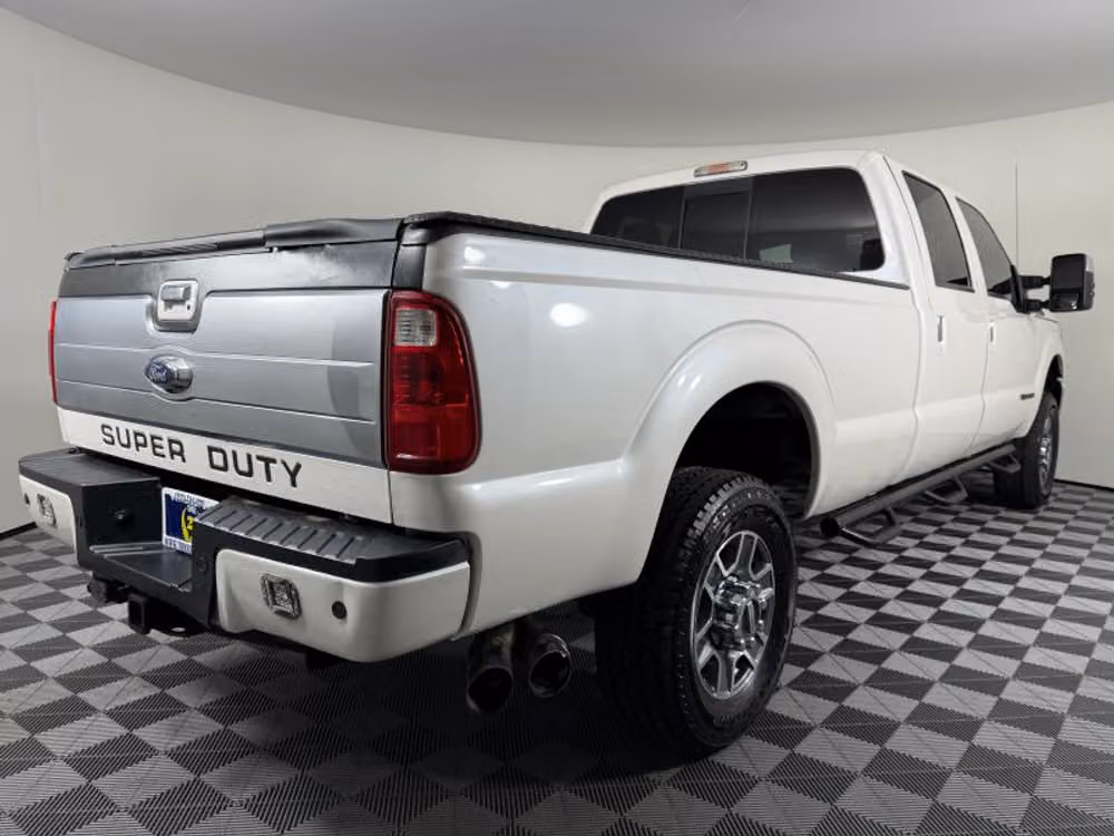 2016 Ford F-350 Super Duty Platinum Crew Cab Image 8