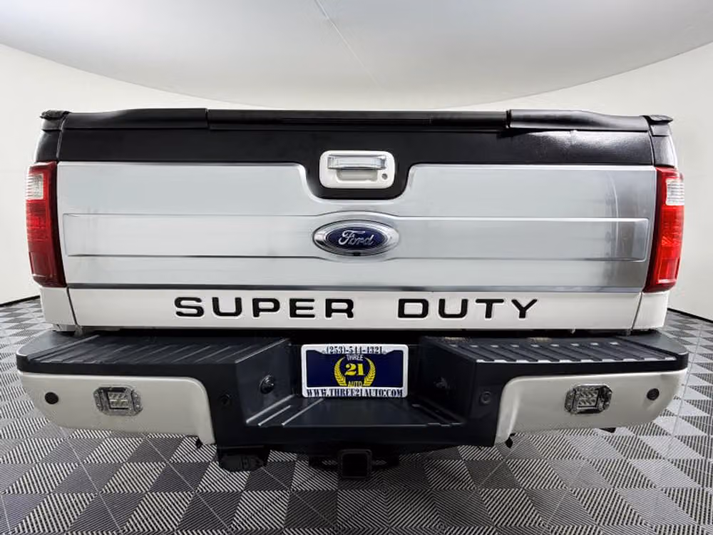 2016 Ford F-350 Super Duty Platinum Crew Cab Image 9