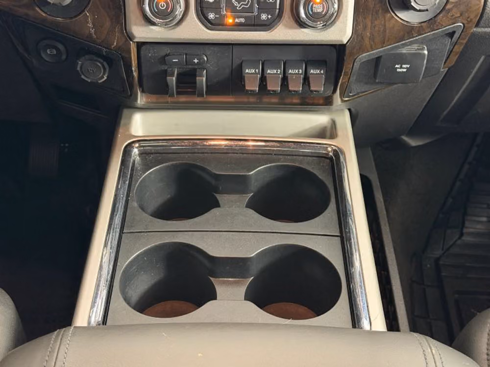 2016 Ford F-350 Super Duty Platinum Crew Cab Image 24